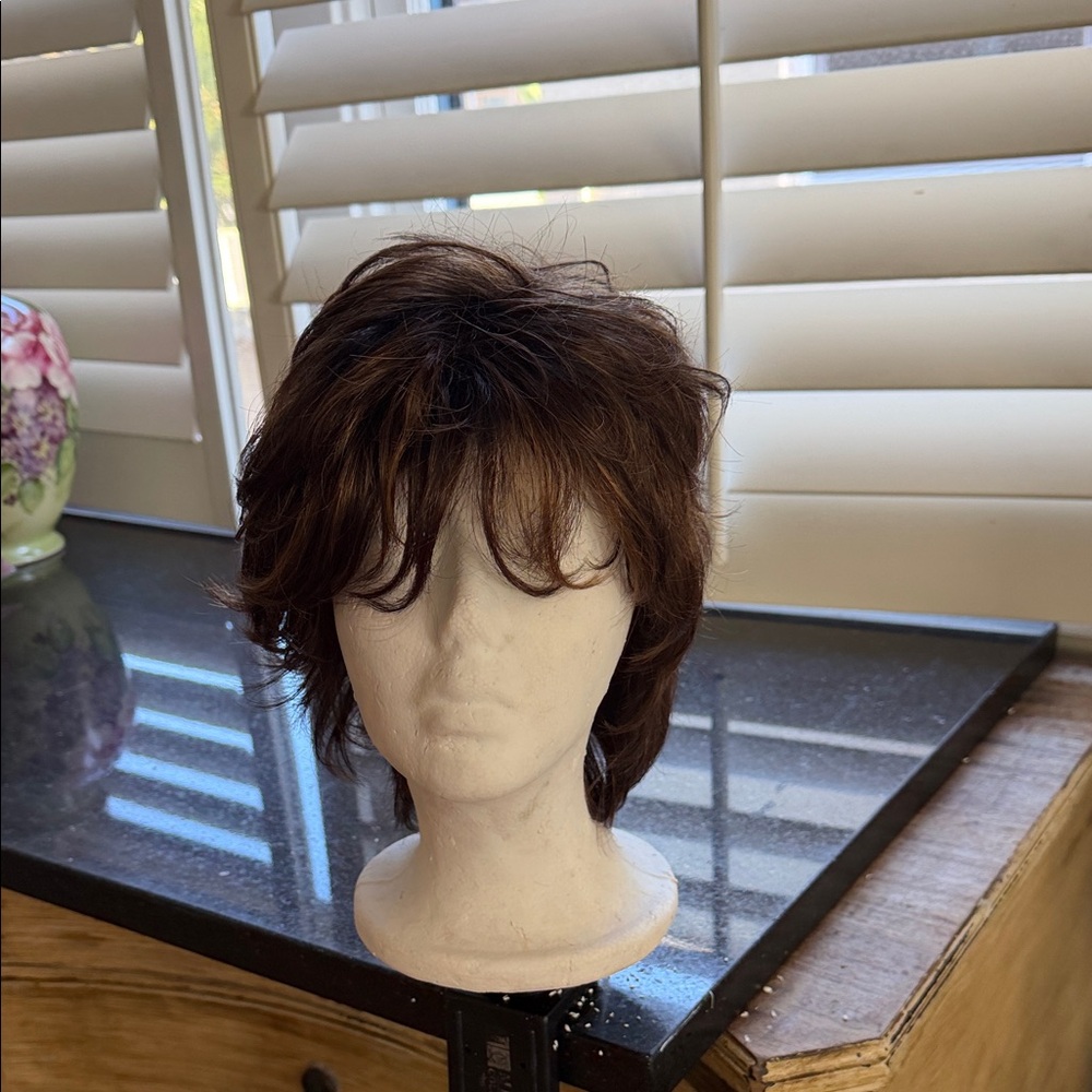 #19 ESTETICA DESIGHN Stylish Brown Synthetic Wig